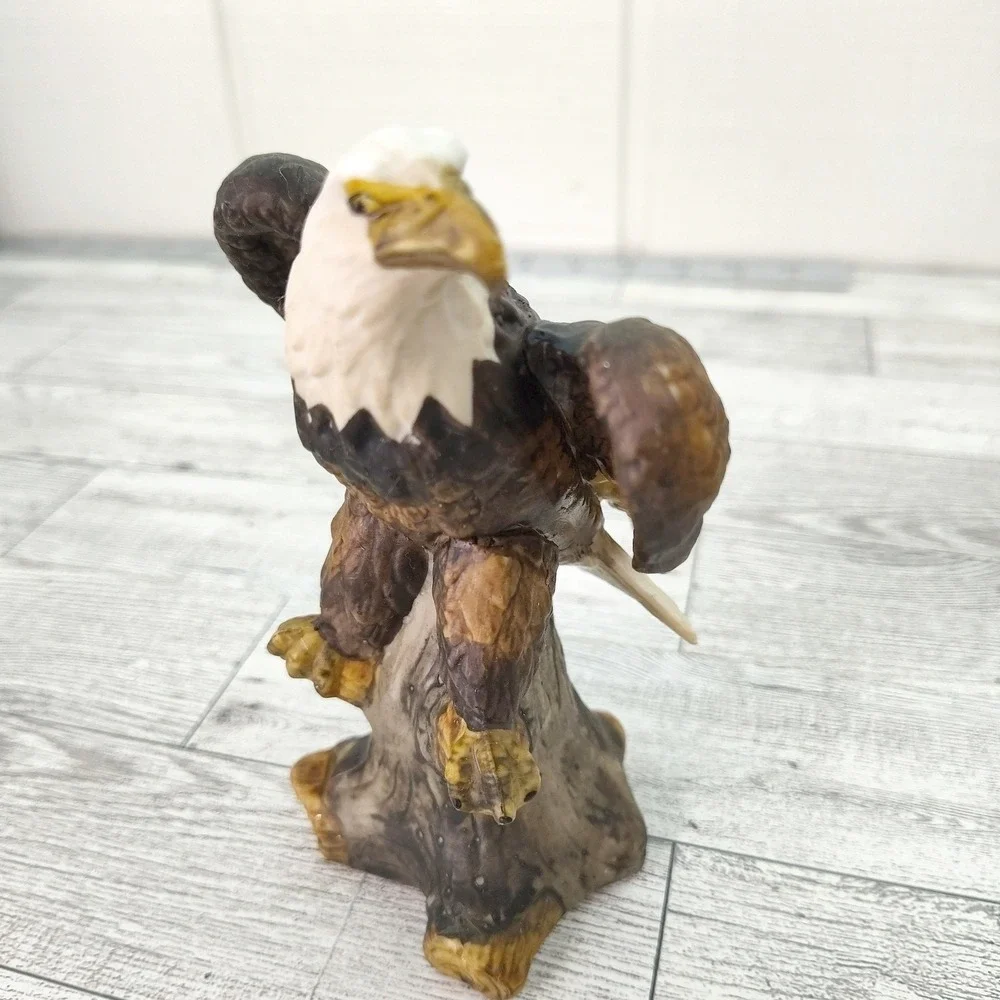 Bald Eagle‎ Ceramic Figurine 5